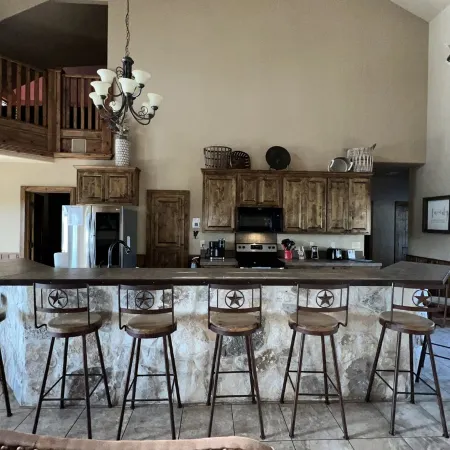 Beautiful 5/5.5 Home on 5 Acres w/Private Pool. River Access 2 m. Away