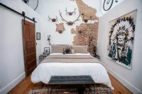 Two Lanes Guesthouse - Historic Downtown Loft Apartment 45 miles S of Nashville