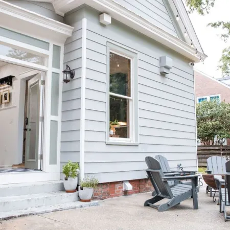 Spacious 4-bedroom house in charming Wilson with AC, WiFi Hotels in Wilson