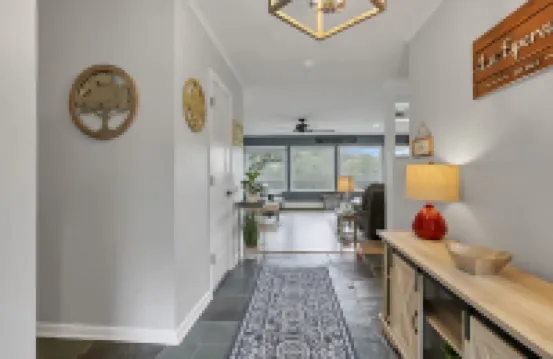 Secluded & Fancy Lake House. Free Kayaks & Canoe!