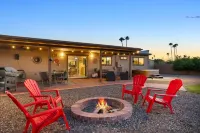 Mountain views! Big private yard with pool - heat optional with fee & spa