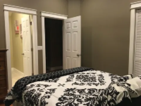 Hamptons Waterfront- Great Location!