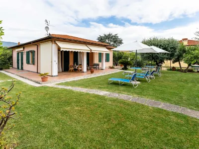 La Casetta Hotels near EIRA TERME