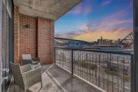 Lakeside Luxury Suite - Rock & Roll - Cle Flats - 2 Free parking