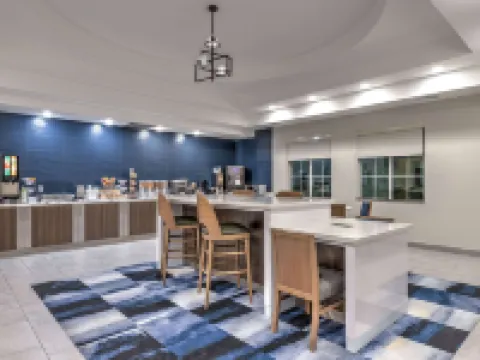 La Quinta Inn & Suites by Wyndham Allen at the Village Hotels in Allen