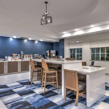 La Quinta Inn & Suites by Wyndham Allen at the Village