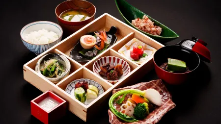 Yufuin-Rakuyu Отели рядом с достопримечательностью «Yufuin Showa Museum»