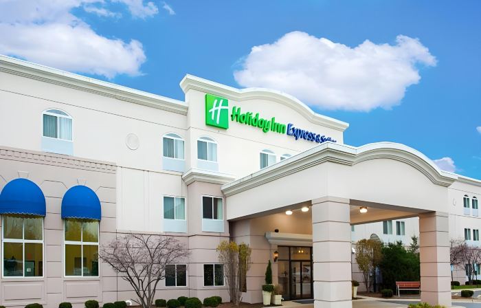 Holiday Inn Express & Suites CHICAGO-LIBERTYVILLE by IHG