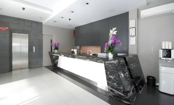 Super OYO 977 Hong Kong Suites