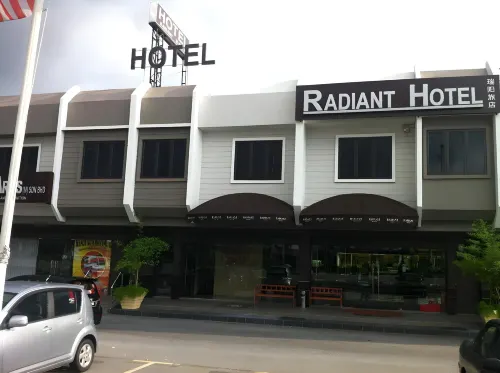 Radiant Hotel Hotels in Sitiawan