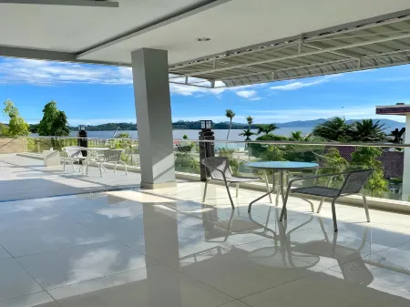 Hotel Marina Отели в г. Центральное Тапанули