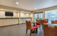 Extended Stay America Suites - Louisville - Alliant Avenue - Parking