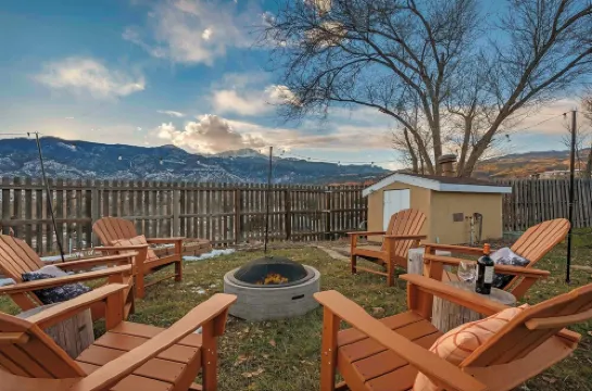 6k sq/ft Mansion! Views, Pool, Hot Tub, Game Room, Theatre, Epic Experience!