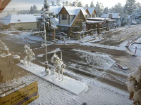 SoCal Vacations - Village Inn Hotels in Big Bear Lake