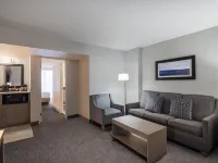 Embassy Suites by Hilton Baltimore Hunt Valley Hotel dekat DSW Designer Shoe Warehouse
