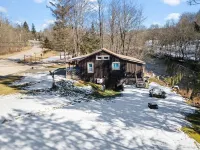 Waterfront Debruce Riverside Cabin Directly on the Willowemoc River! Hotels in Rockland