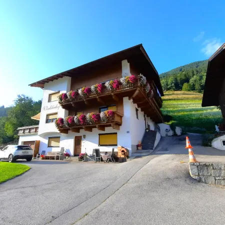 Winklerhof - Bergblick Отели в г. Гемайнде