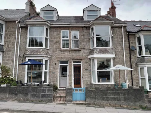 5 St Ives holiday home in Cornwall. Walking distance to town and beaches