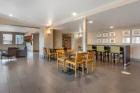 Comfort Inn & Suites Liverpool - Syracuse North Hotels in Salina