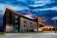 La Quinta Inn & Suites by Wyndham Houston Cypress Hotels in Cypress
