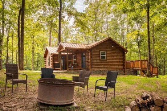 Secluded Wooded Cabin Near The Hocking Hills