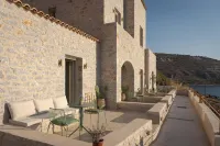 Yerma Suites Limeni Hotels in Itilo