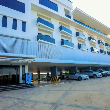 Blu Pearl Hotel & Residence