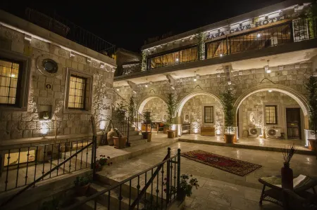 ZARA CAVE HOTEL +10 Adults Only Отели рядом с достопримечательностью «Balloon view»