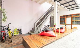 Yu Cafe Hostel