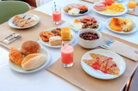 Auramar Beach Resort - Breakfast