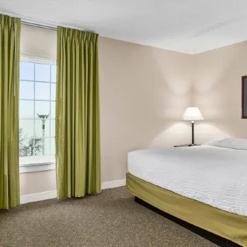 Top Floor Deluxe Suite Bay View