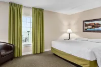 Second Floor Deluxe Suite Bay View