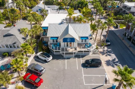 Inn on the Beach Отели рядом с достопримечательностью «Tierra Verde Light»