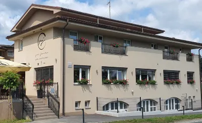 Gostilna s prenočišči Pri Janezu Hotels in Spodnja Loznica