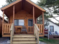 Beach House Lakeside Cottages Hotels in Mackinaw Township