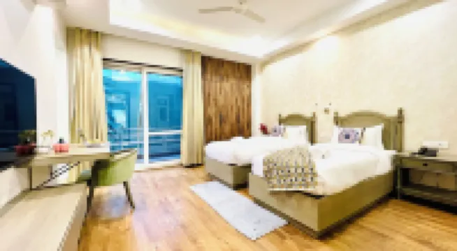 Bluo Luxury Stay - Medicity - Balcony, Tub, Gym TT - Homestays