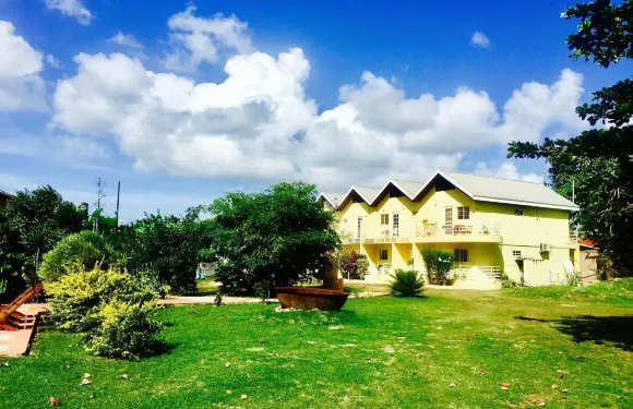 巴戈斯生態度假屋及咖啡廳