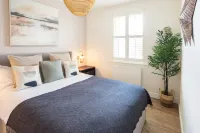 Host & Stay - the School House - 3-Star