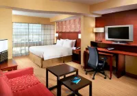 Courtyard Clarksville Hotels near Finish Line
