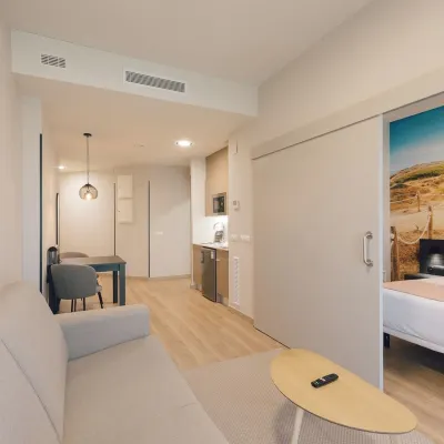 Palau Apartments Valencia Hotels near Aragón Metro Station