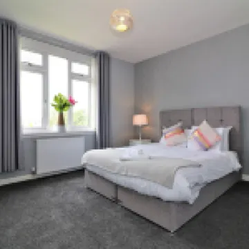 Signature - Carfin House Hotels in 