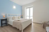 La Quiete with Private Garden by Rent All Como Hôtels à : Carate Urio