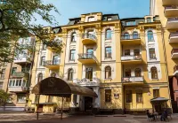 Senator City Center Các khách sạn gần Institute Of International Relations Taras Shevchenko National University of Kyiv