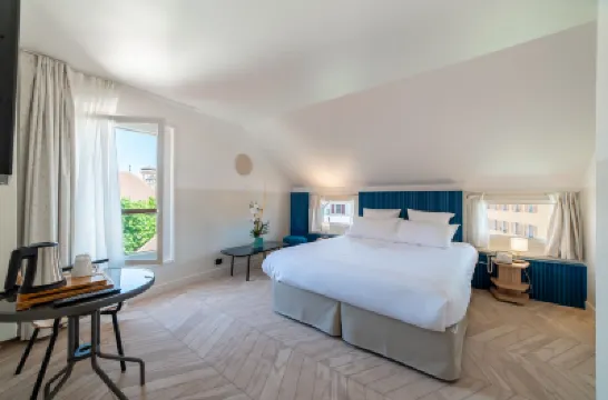 Hôtel du Palais de l'Isle Hotels near Notre-Dame de Liesse