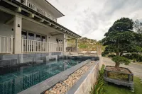 Crown Retreat Quy Nhon Resort - Pools