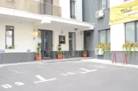 Uptown Residence Apartments