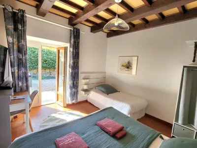 Le Barry du Grand Chemin - Hébergement Larzac - Maison d'Hôtes et Gite Hôtels à : Lodève