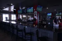 Baymont by Wyndham Shakopee - bar