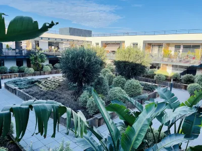 Les Patios de Saint-Pierre Hotel in zona Office de Tourisme de Palavas-les-Flots