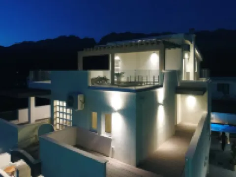 Villa with Heated Pool โรงแรมในSeline